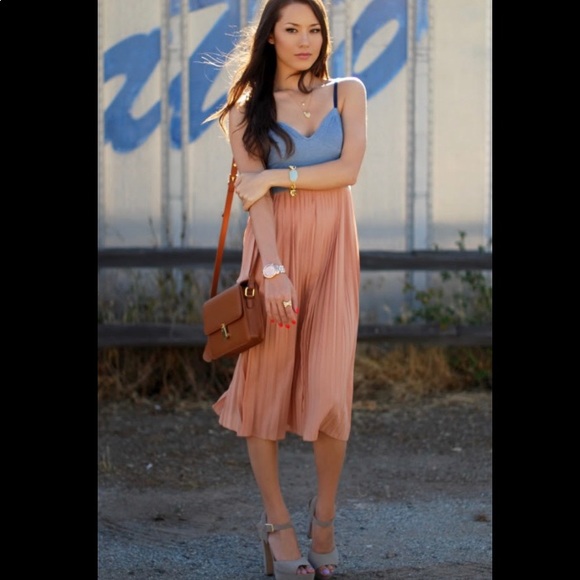 💥 👜 👠 VINTAGE IS VOGUE 💥 👜 👠 - Picture 4 of 10